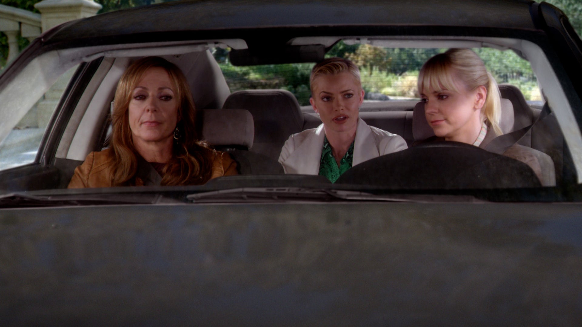 Mom Season 2 Episode 6 Crazy Eyes and a Wet Brad Pitt