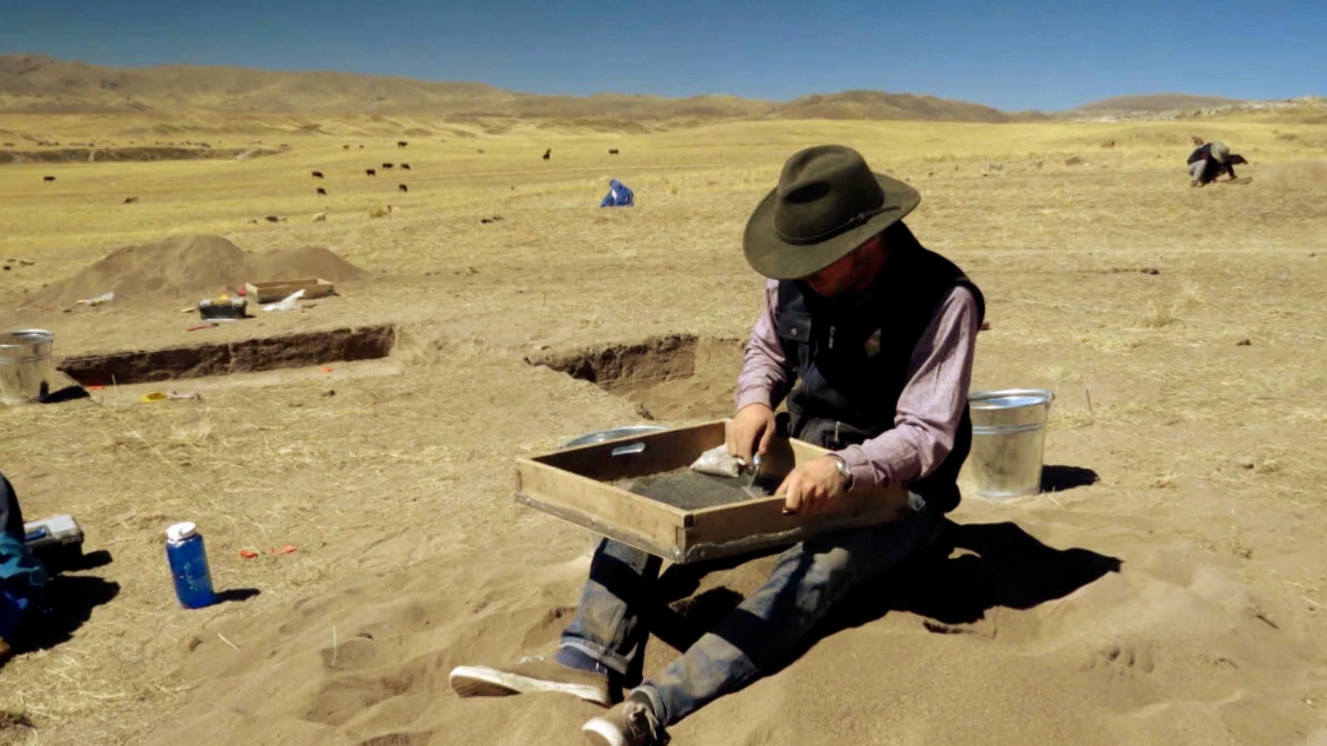 Secrets In The Sand Season 1 Episode 6 Singing Sands & Saudi Howling Cave