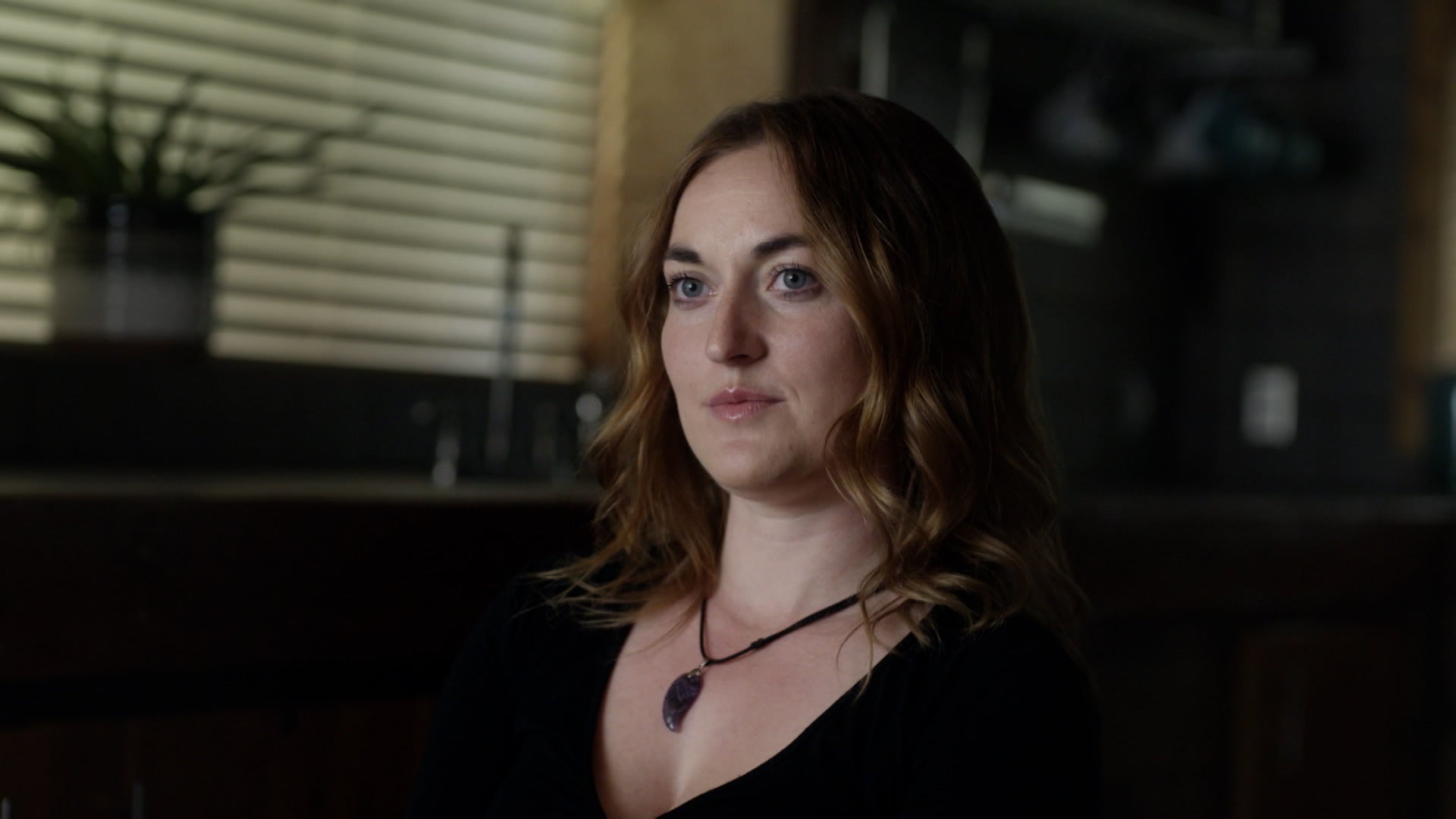 سيكرتس أوف بوليغامي الموسم 1 الحلقة 10 تشايلد برايدز