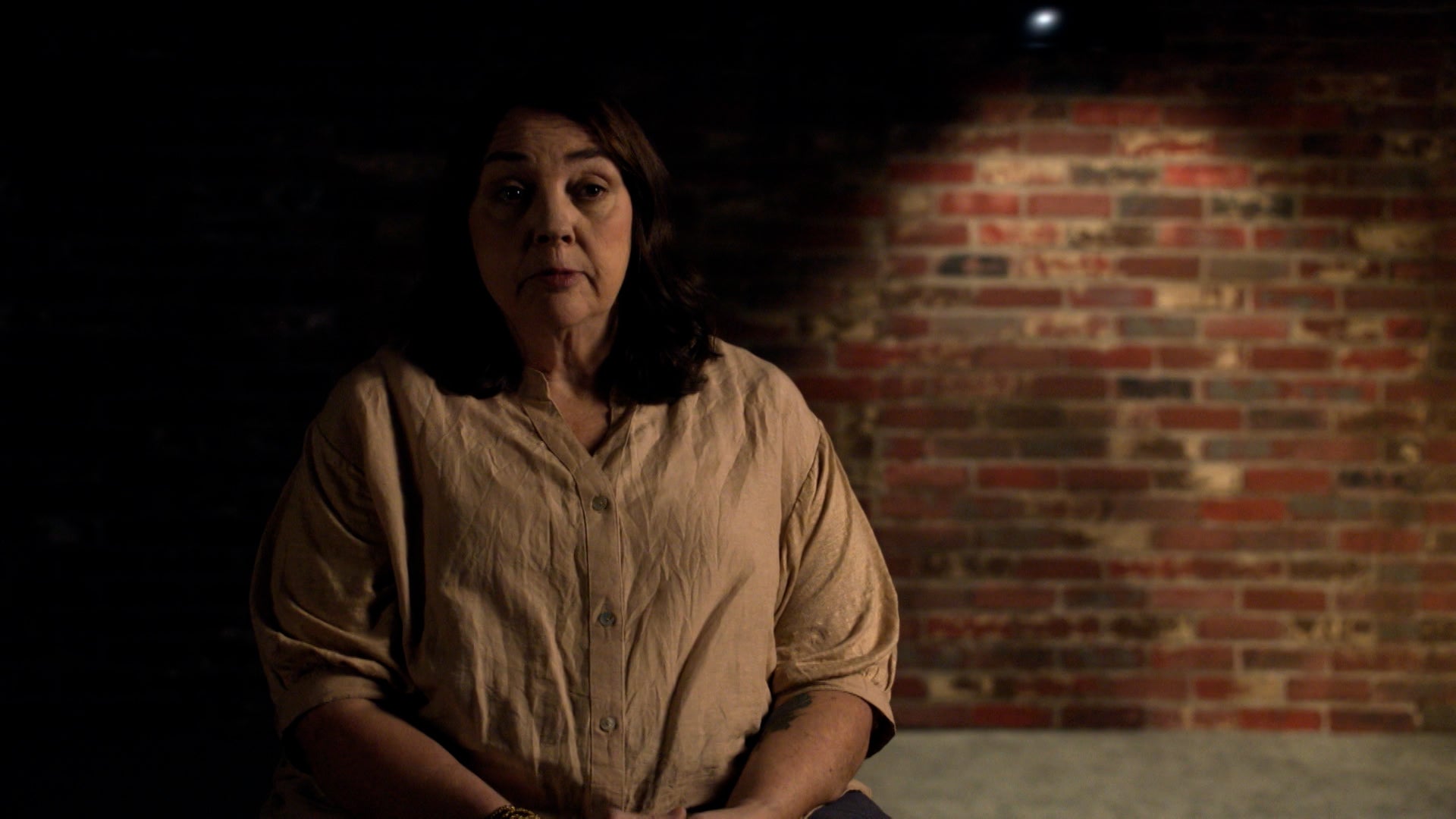 أندركوفر: كوت أون تيب الموسم 1 الحلقة 10 موني موردر أند ماليشيس إنتنت