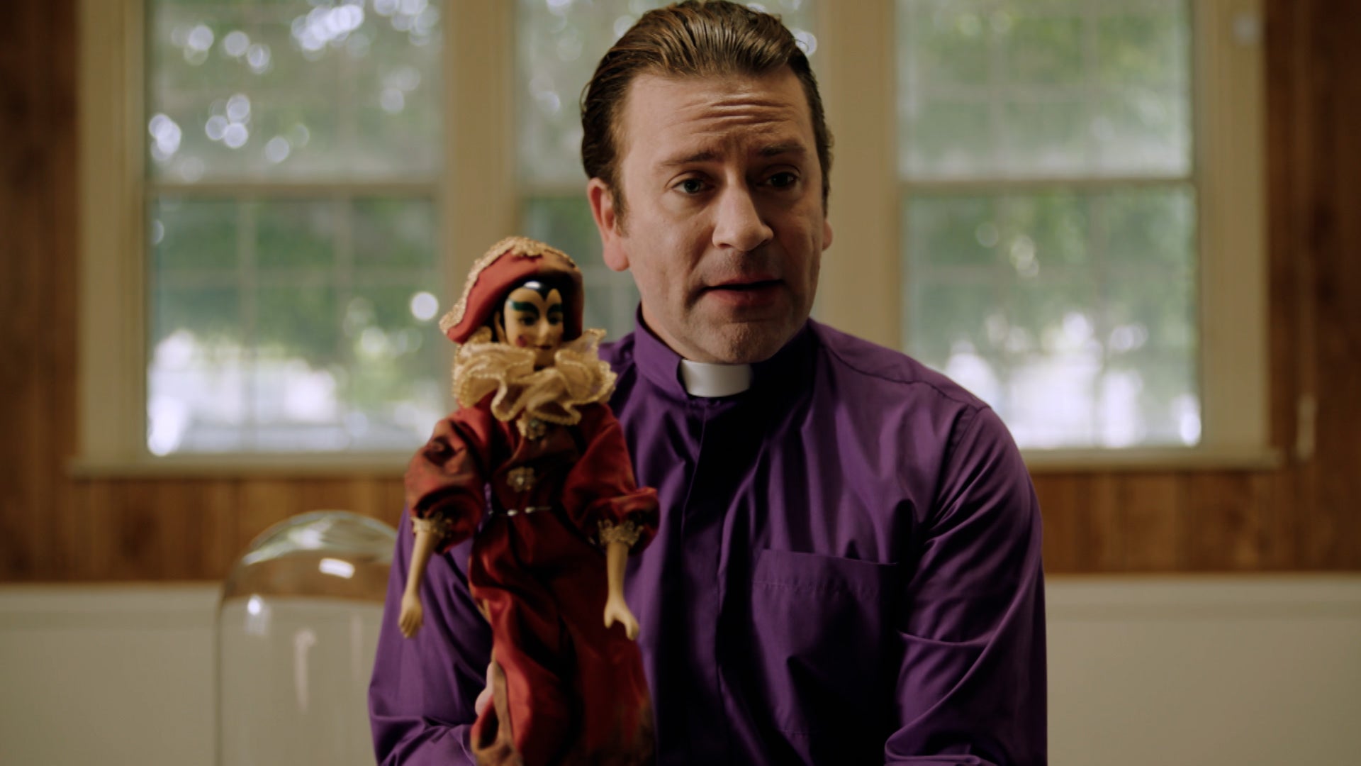 إلي روث برزينتس: ذا ليجون أوف إكسورزيست الموسم 1 الحلقة 1 ديمونيك أوبجيكتس