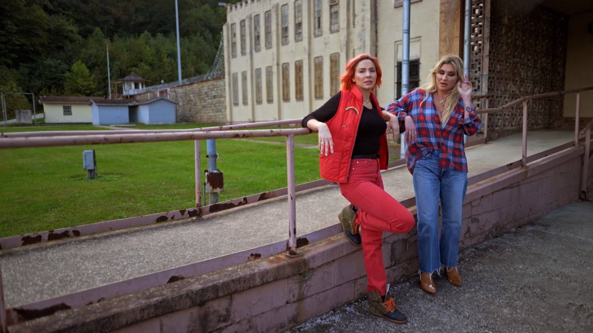 كونجورينغ كيشا الموسم 1 الحلقة 1 نوت توداي، ساتان