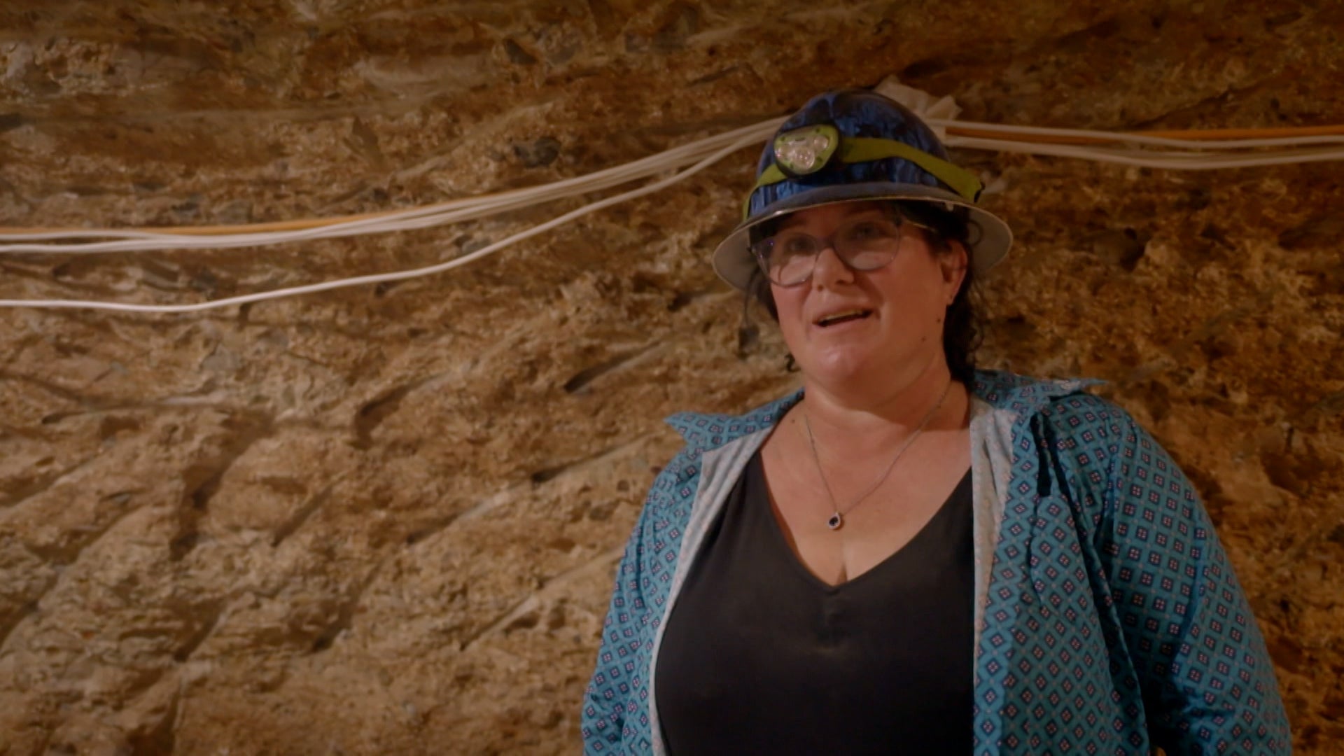 Gem Hunters Down Under Season 3 Episode 1 Beyond the Boulder
