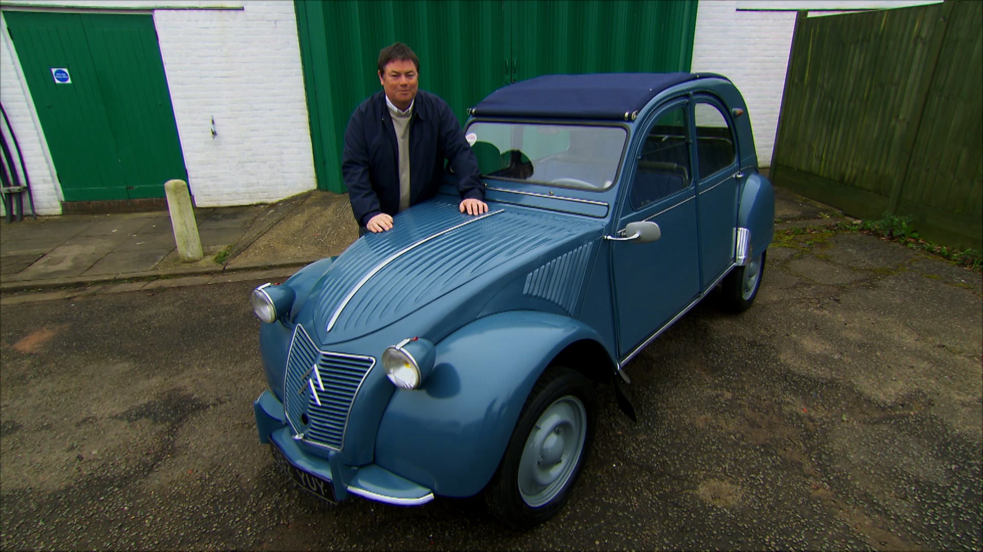 Wheeler Dealers Season 11 Episode 4 Citroen 2CV