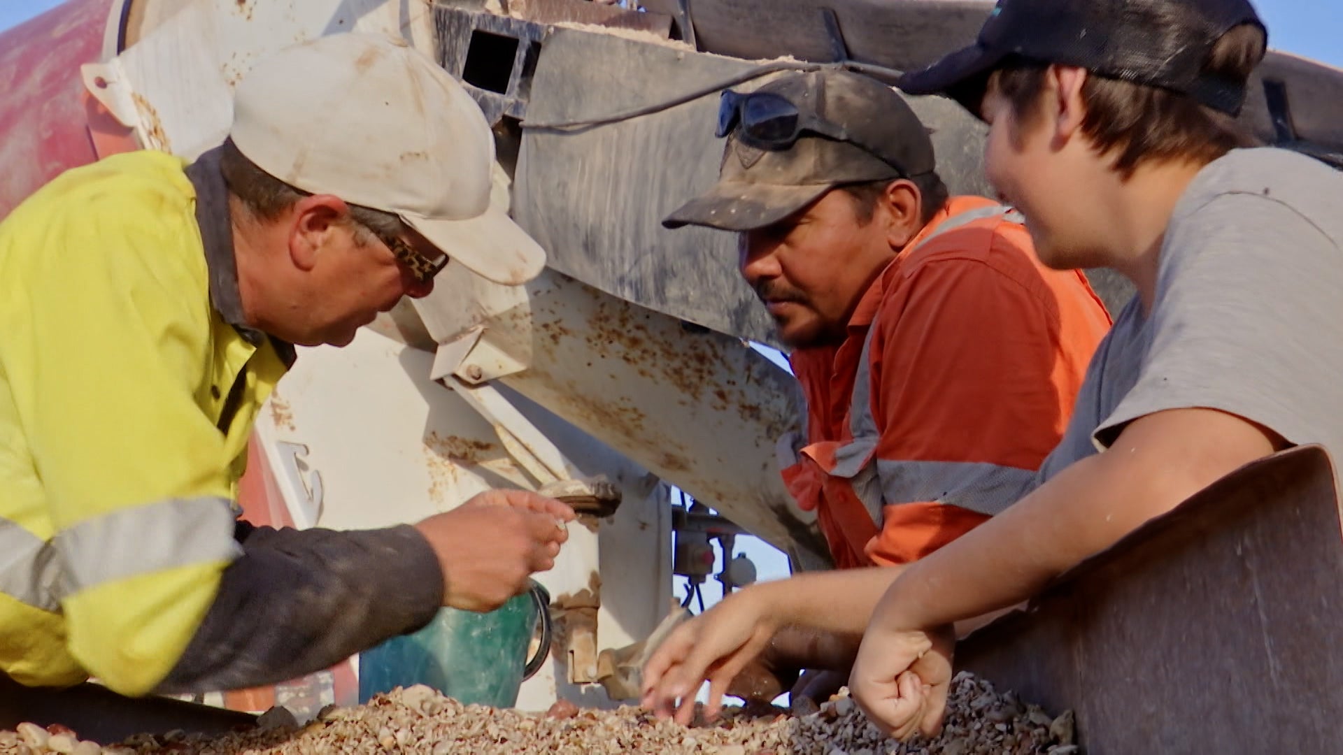 Outback Opal Hunters Season 7 Episode 12 Diesel Doozies