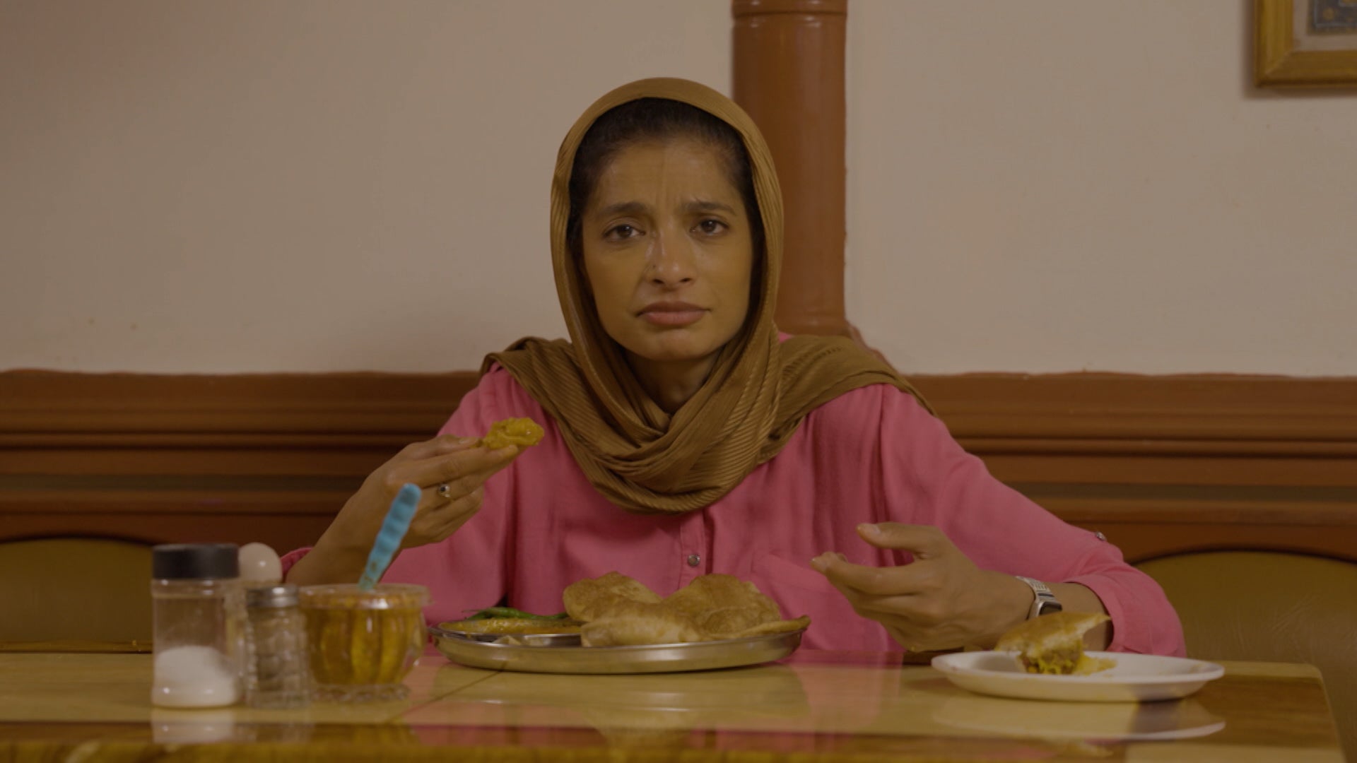 Ditch The Silver Season 1 Episode 3 Ditch the Silver in Meena Bazaar