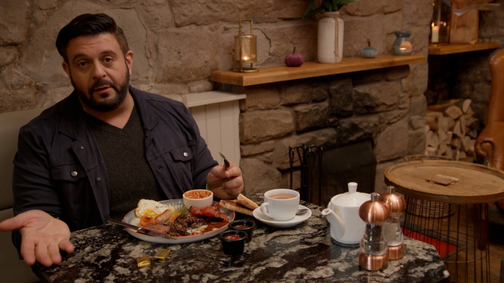 Adam Richman Eats Britain Season 1 Episode 10 Tattie Scone