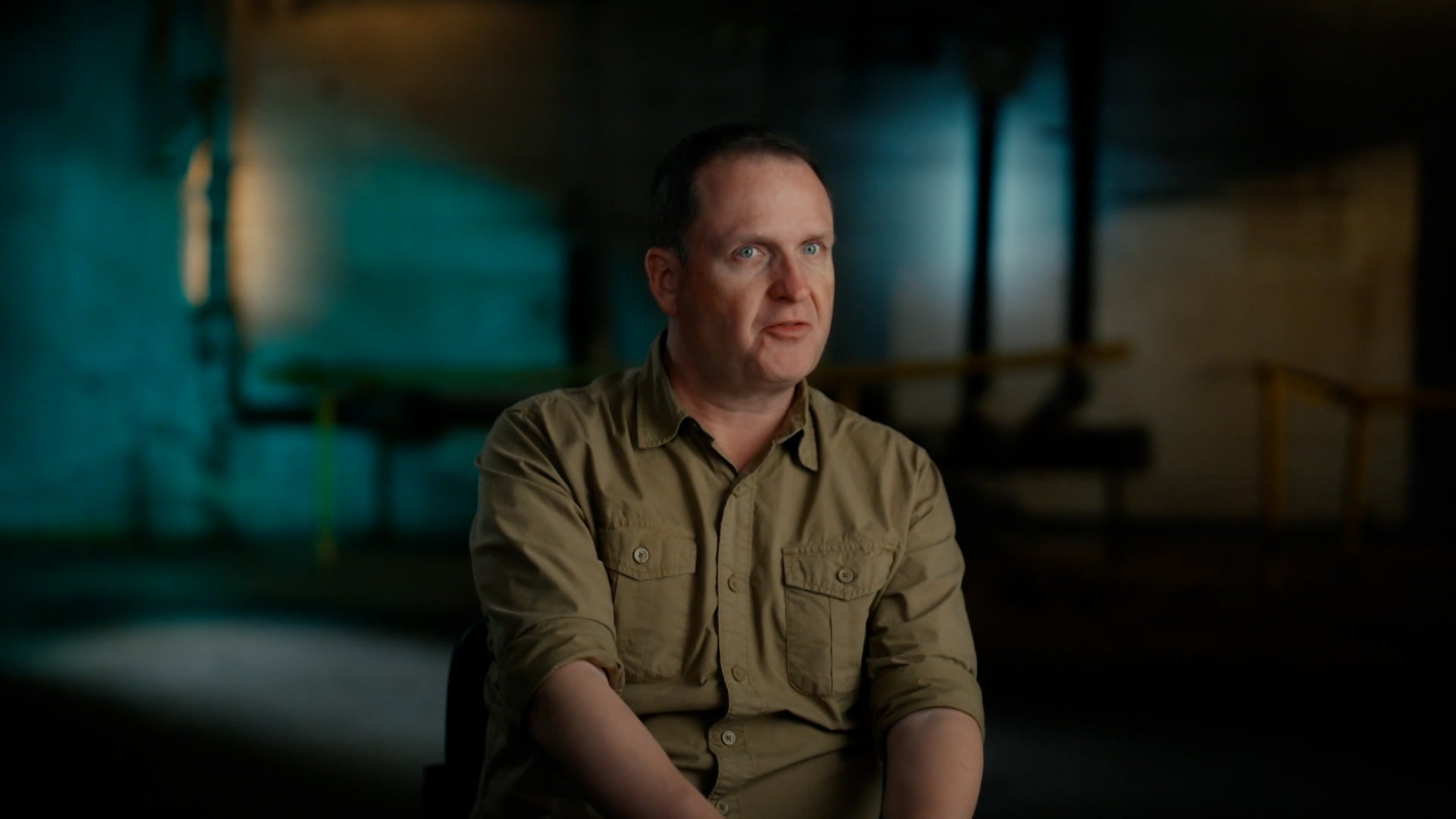 سيكرتس ديكلاسيفايد ويذ ديفيد ديكوفني الموسم 1 الحلقة 4 أسلحة غريبة