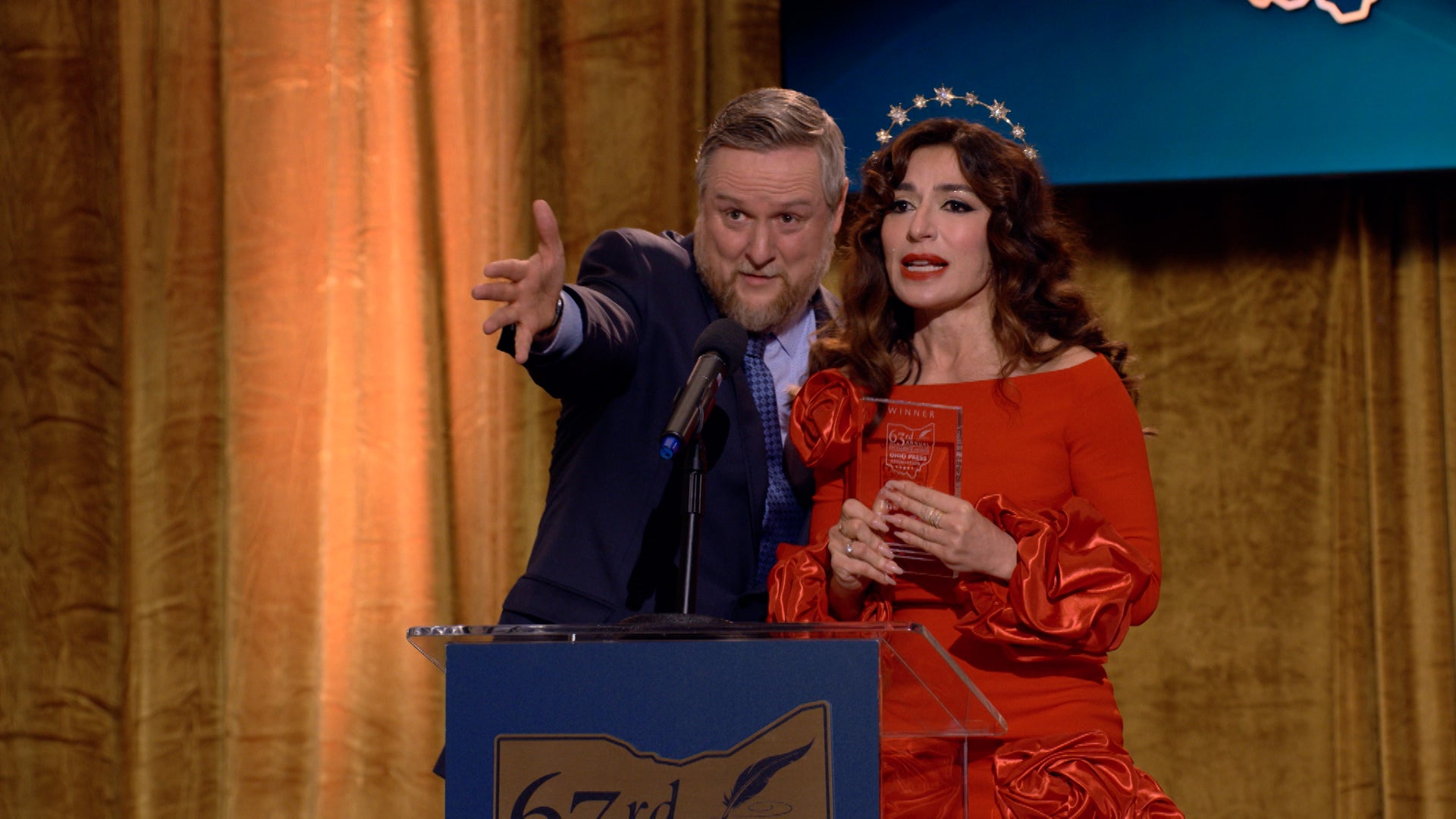 ذا بيبر الموسم 1 الحلقة 10 جوائز الصحافة في أوهايو