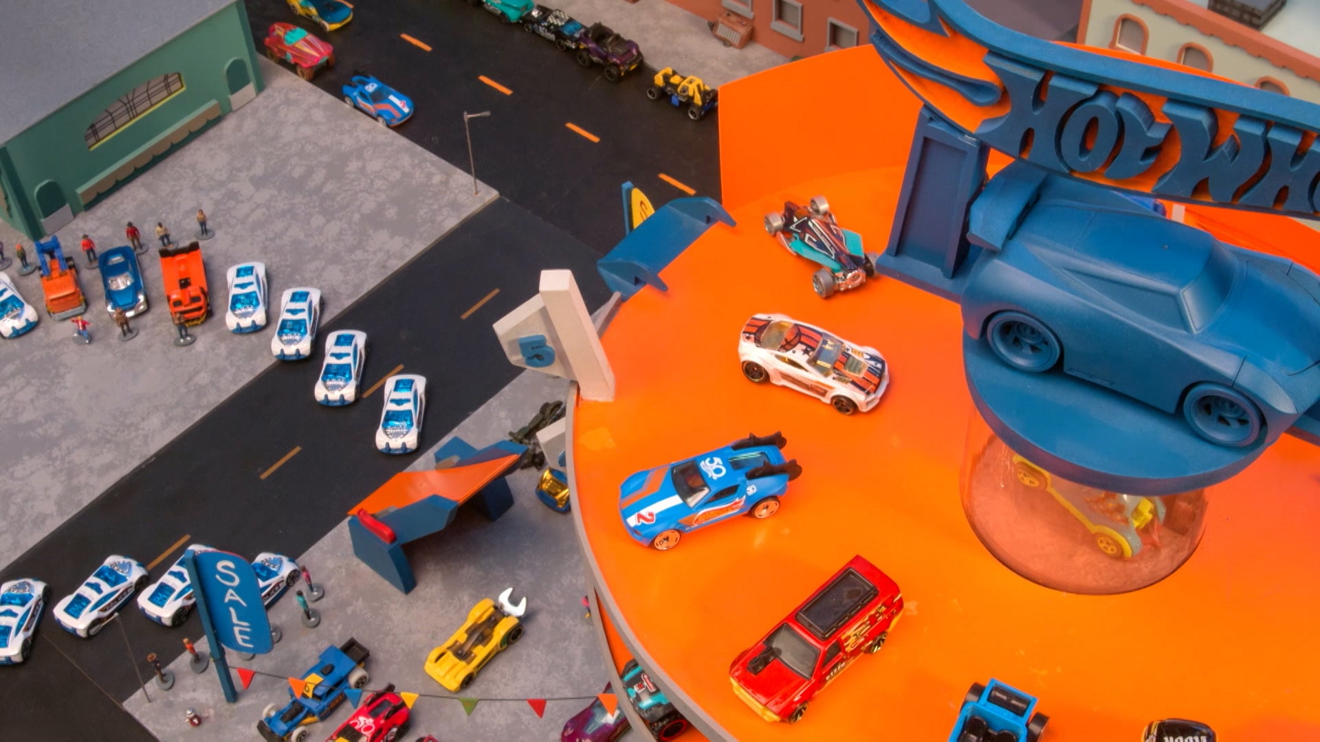 Team Hot Wheels Season 3 Episode 8 Raptors Robbery