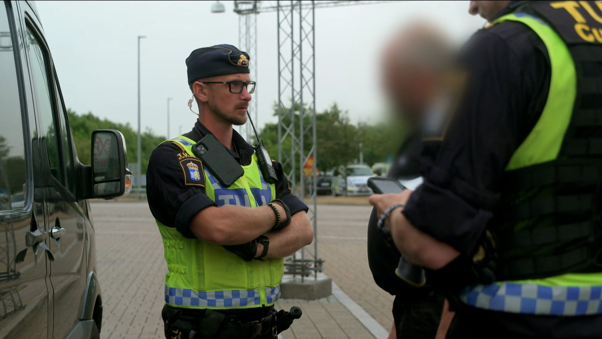 بوردر كنترول: سويدن الموسم 1 الحلقة 10 أطنان من البيرة